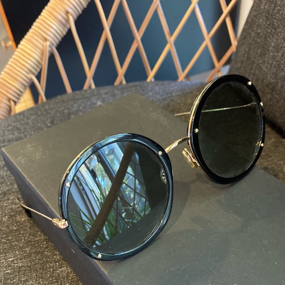 DIOR Black and Gold Sunglasses - Authentic - Picture 1 of 4